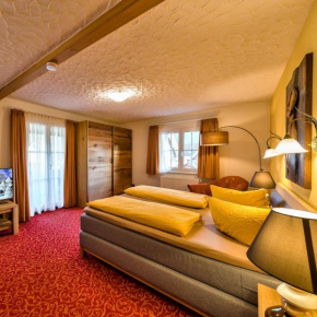 Гостиница Sonneneck Hotel & Restaurant mit Terrasse - Titisee (Adults Only)  Титизее-Нойштадт